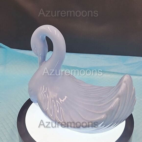 Elegant blue Swan Figurine - Picture 1 of 7